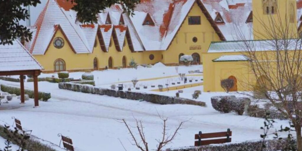 Ifrane fez